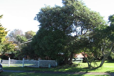 Photo of property in 144 Hutchinsons Road, Bucklands Beach, Auckland, 2014
