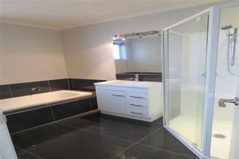 Photo of property in 396 Mangorei Road, Highlands Park, New Plymouth, 4312