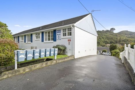 Photo of property in 300 Karori Road, Karori, Wellington, 6012