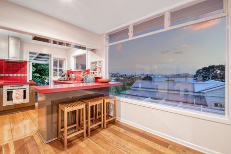 Photo of property in 42 Rawene Road, Birkenhead, Auckland, 0626
