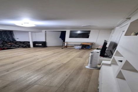 Photo of property in 9 Velma Road, Hillcrest, Auckland, 0627