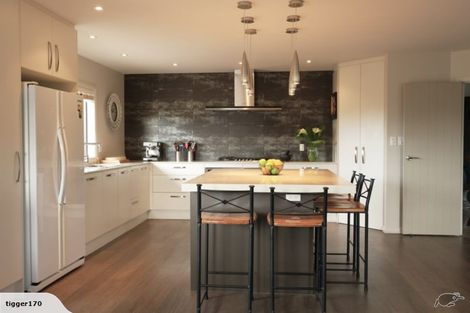 Photo of property in 4 Gavinike Place, Waimauku, 0812