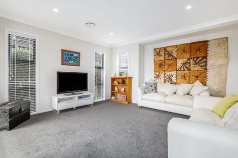 Photo of property in 3 Kaiaho Close, Aotea, Porirua, 5024