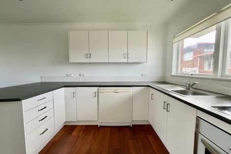 Photo of property in 3/242 Onewa Road, Birkenhead, Auckland, 0626