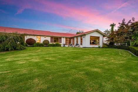 Photo of property in 15 Kaipara Road, Papakura, 2582