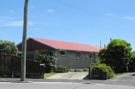 Photo of property in 16 Fairmile Place, Russley, Christchurch, 8042