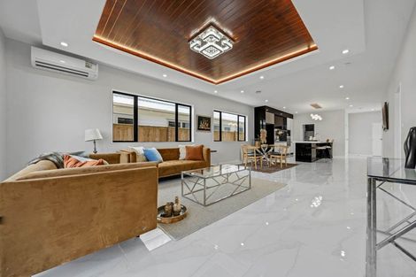 Photo of property in 2 Ritetai Street, Clarks Beach, 2122