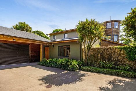 Photo of property in 7-9 Mace Terrace, Oakura, 4314