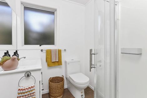 Photo of property in 1/25 Waari Avenue, Sunnyvale, Auckland, 0612