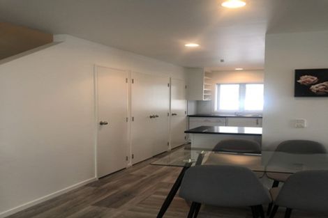 Photo of property in 2/4 John Jennings Drive, Oteha, Auckland, 0632