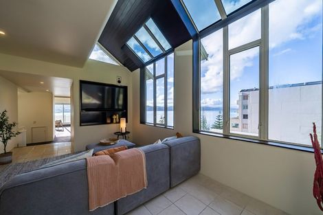 Photo of property in 4/154 Oriental Parade, Oriental Bay, Wellington, 6011