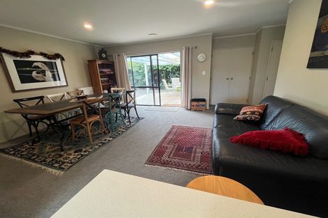 Photo of property in 15 Pinewood Grove, Botany Downs, Auckland, 2010