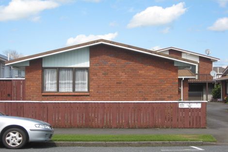 Photo of property in 2/39 Fulford Street, New Plymouth, 4310