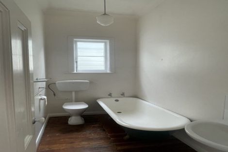 Photo of property in 19 Myrtle Crescent, Mount Cook, Wellington, 6021