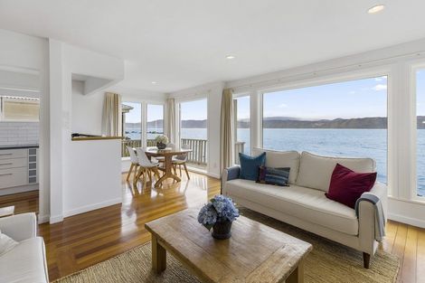 Photo of property in 291 Karaka Bay Road, Karaka Bays, Wellington, 6022