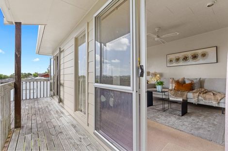 Photo of property in 17 Theban Place, Totara Vale, Auckland, 0629