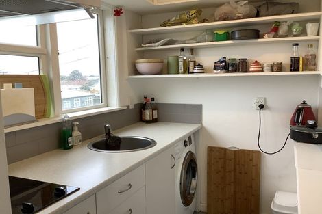 Photo of property in 18 Queens Drive, Kilbirnie, Wellington, 6022