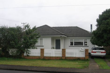 Photo of property in 2/11a Albert Street, Papakura, 2110