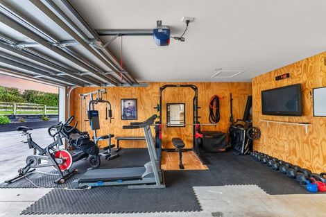 Photo of property in 1 Ekuarangi Place, Kaitake, New Plymouth, 4374