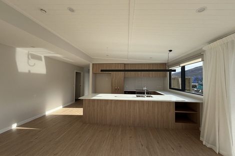 Photo of property in 6 Rowe Drive, Jacks Point, 9371