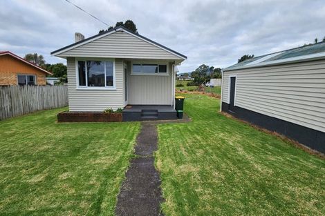 Photo of property in 17 Cumming Street, Okato, 4335