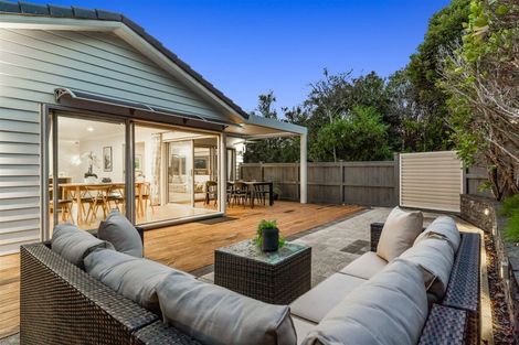 Photo of property in 21a Channel View Road, Campbells Bay, Auckland, 0630