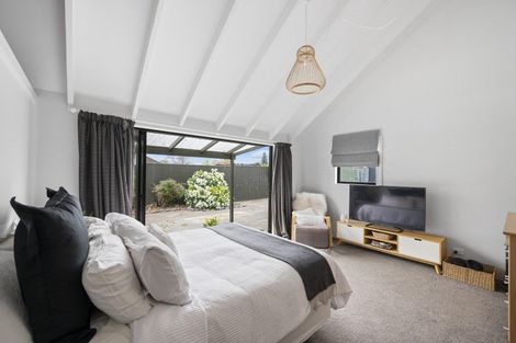 Photo of property in 69 Lipscombe Crescent, Havelock North, 4130