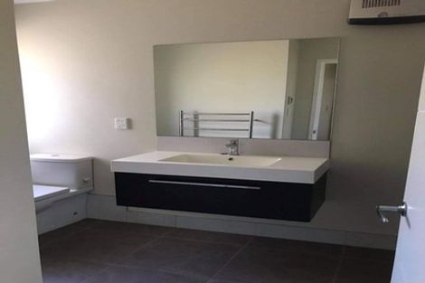 Photo of property in 190 Racecourse Road, Sockburn, Christchurch, 8042