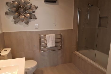 Photo of property in 4b Hillcrest Road, Orewa, 0931