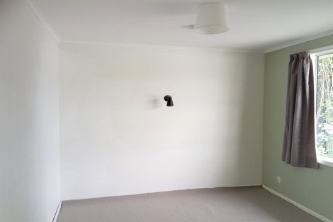 Photo of property in 1/10 Mckelvey Place, Tawa, Wellington, 5028