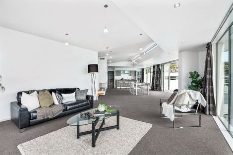 Photo of property in 4 Gazelle Lane, Redcliffs, Christchurch, 8081
