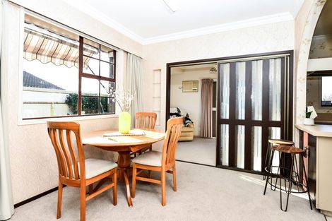 Photo of property in 16 Cattanach Street, St Andrews, Hamilton, 3200