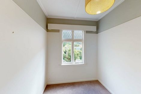 Photo of property in 120 Sutherland Road, Melrose, Wellington, 6023