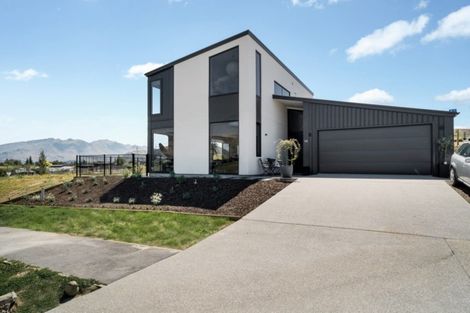 Photo of property in 14 Tuke Lane, Wanaka, 9305