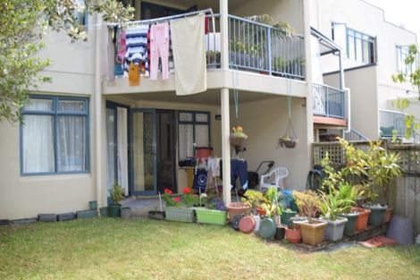 Photo of property in 6/6-8 Pannill Place, Oteha, Auckland, 0632