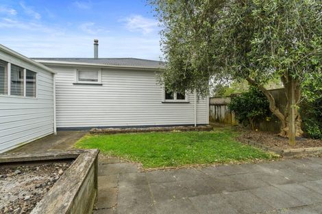 Photo of property in 307 Shakespeare Street, Leamington, Cambridge, 3432