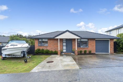 Photo of property in 21 Misty Valley Drive, Henderson, Auckland, 0612