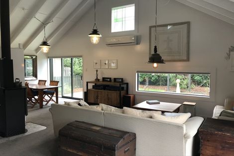 Photo of property in 69 Lipscombe Crescent, Havelock North, 4130