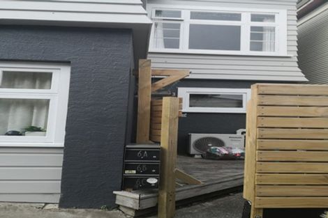 Photo of property in 6 Rixon Grove, Mount Victoria, Wellington, 6011