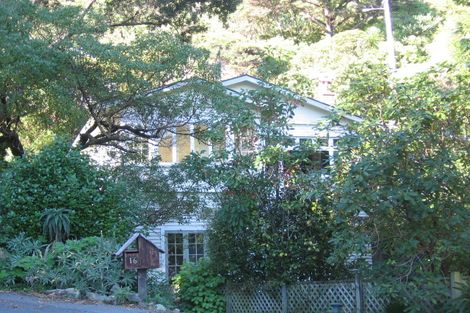 Photo of property in 16 Kowhai Street, Eastbourne, Lower Hutt, 5013