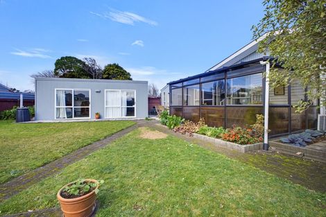 Photo of property in 205 Mangorei Road, Merrilands, New Plymouth, 4312