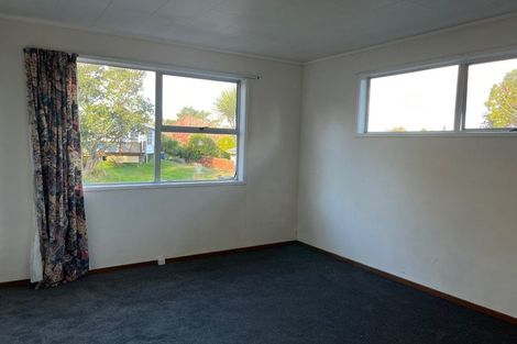 Photo of property in 27 Gladys Avenue, Glenfield, Auckland, 0629
