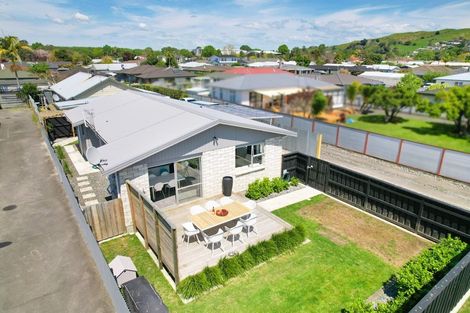 Photo of property in 23 Hinton Road, Taradale, Napier, 4112