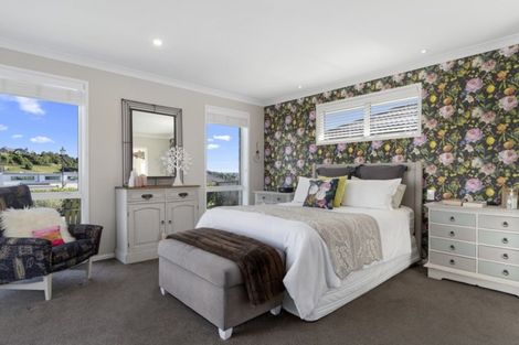 Photo of property in 5 Greystone Place, Omokoroa, 3114