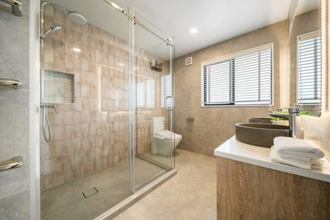 Photo of property in 2 Hanikura Street, Long Bay, Auckland, 0630