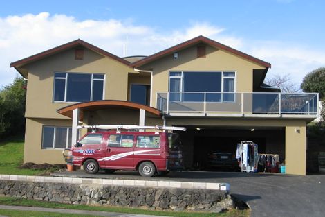 Photo of property in 24 Tironui Terrace, Western Heights, Hamilton, 3200