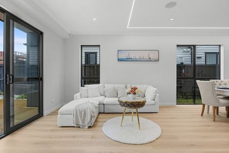 Photo of property in 39 Park Green Avenue, Rosehill, Papakura, 2113