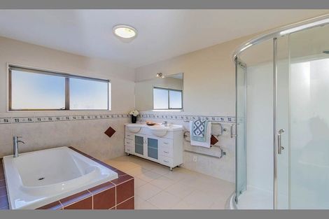 Photo of property in 3 Farr Road, West Harbour, Auckland, 0618