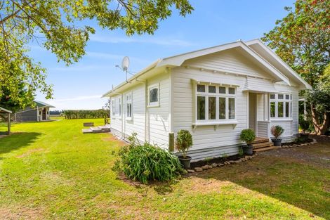 Photo of property in 435 Tararua Road, Levin, 5571