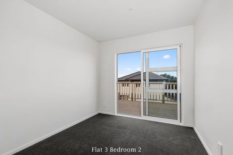 Photo of property in 3/4313 Great North Road, Glendene, Auckland, 0602